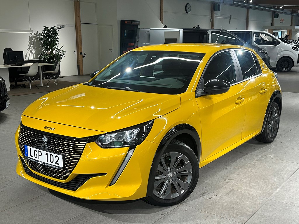 Bild på Active Pack 50kWh 136hk Aut - PDC, CARPLAY