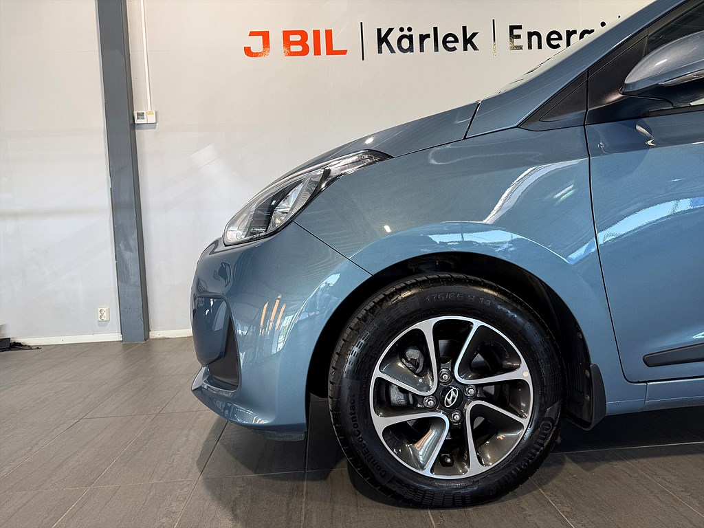 Bild på Premium 1.0 Blue 67hk Aut - RATTVÄRME, P-SENSORER BAK