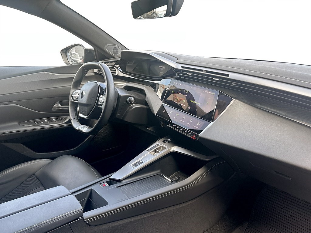 Bild på GT 1.2 PT 130hk Aut - B-KAMERA,DRAG,CARPLAY