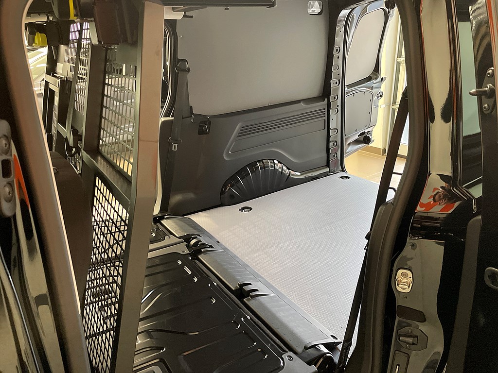 Bild på Crew Cab 1,5 BlueHDi 130hk Aut - EDITION! SERVICE & VINTERHJUL INGÅR!