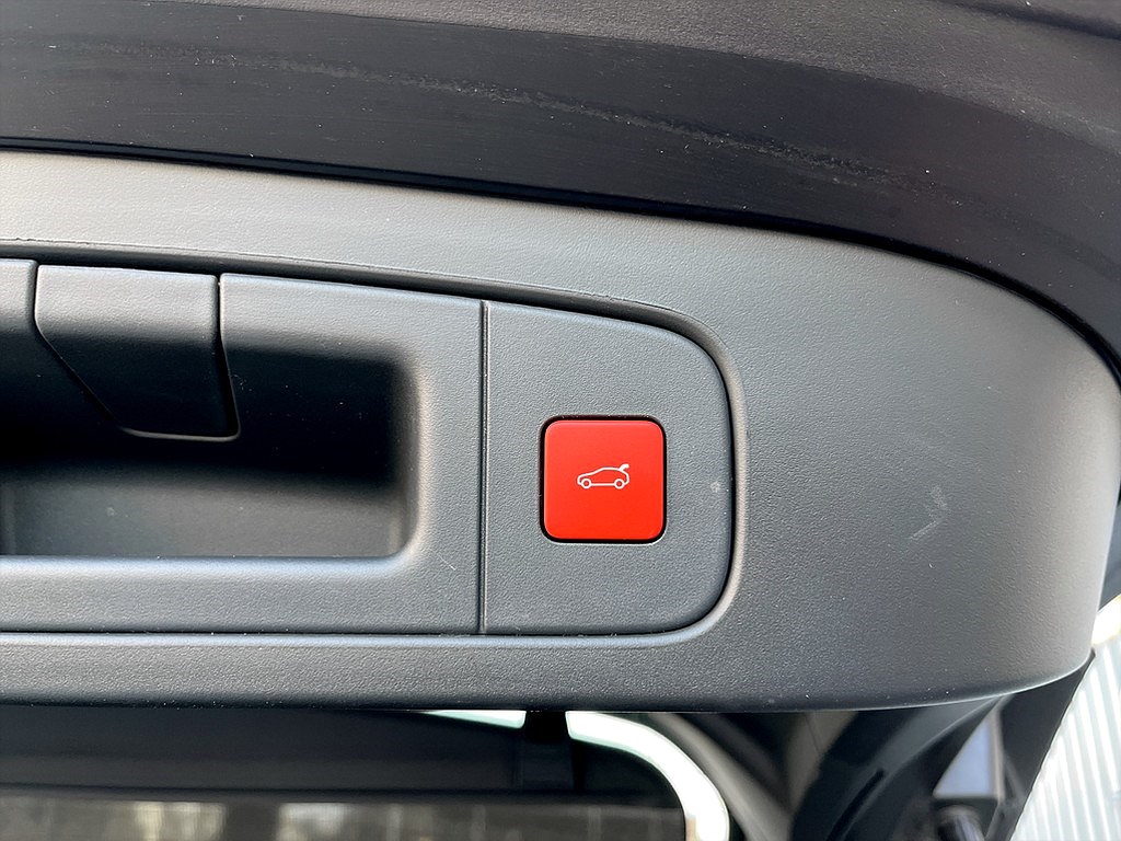 Bild på X Shine Hybrid 225hk Aut - B-KAMERA, RATTVÄRME