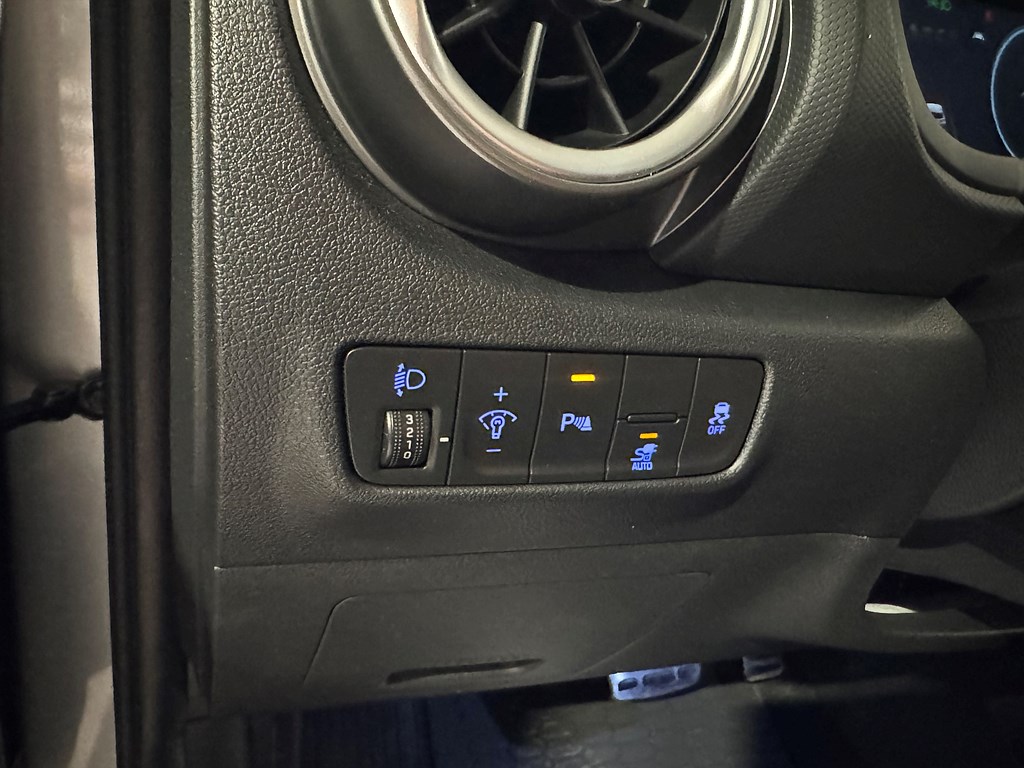 Bild på Electric Essential 39kWh 136hk Aut - B-KAMERA, CARPLAY