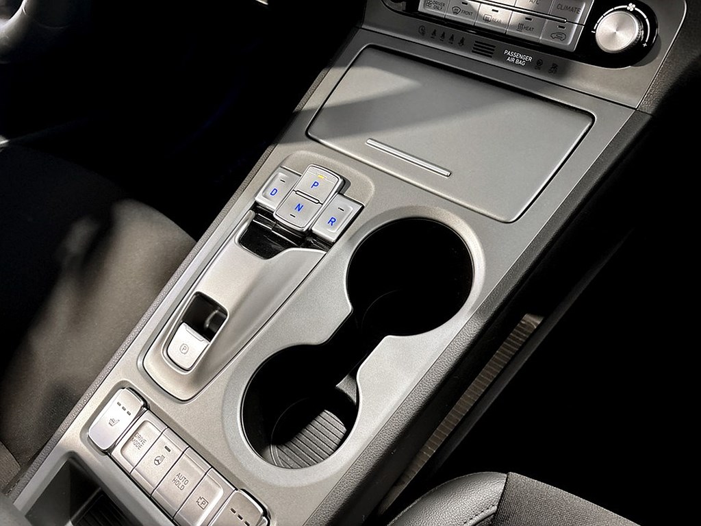 Bild på Essential 39.2 kWh 136hk Aut - B-KAMERA, CARPLAY