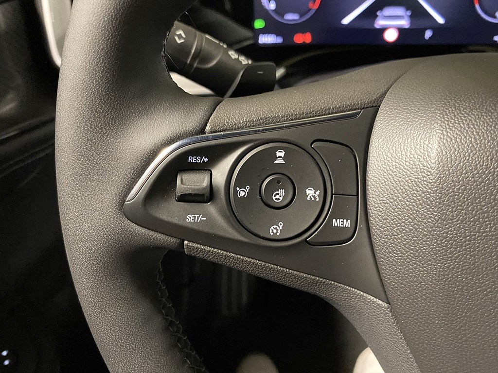 Bild på Ultimate 1.2 PT 130hk Aut - RATTVÄRME, CARPLAY