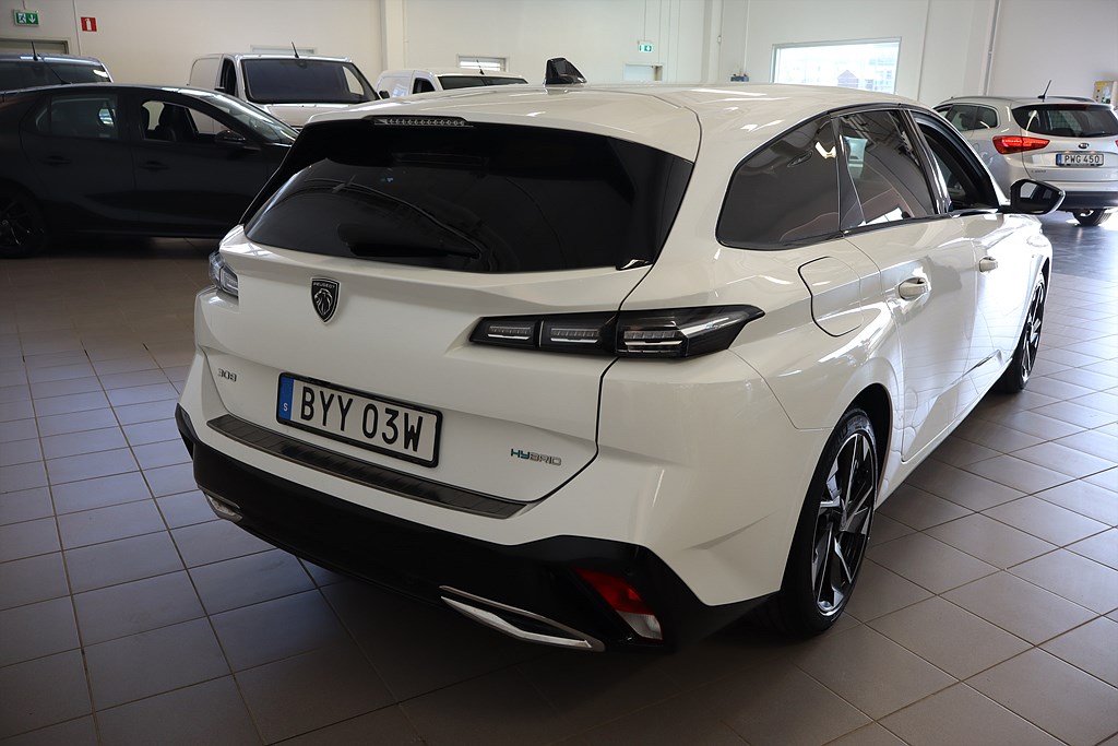 Bild på SW Allure Pack Hybrid 180hk Aut - B-KAMERA, CARPLAY, NAV