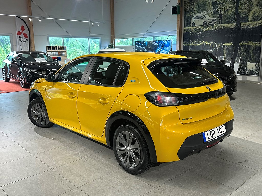 Bild på Active Pack 50kWh 136hk Aut - PDC, CARPLAY
