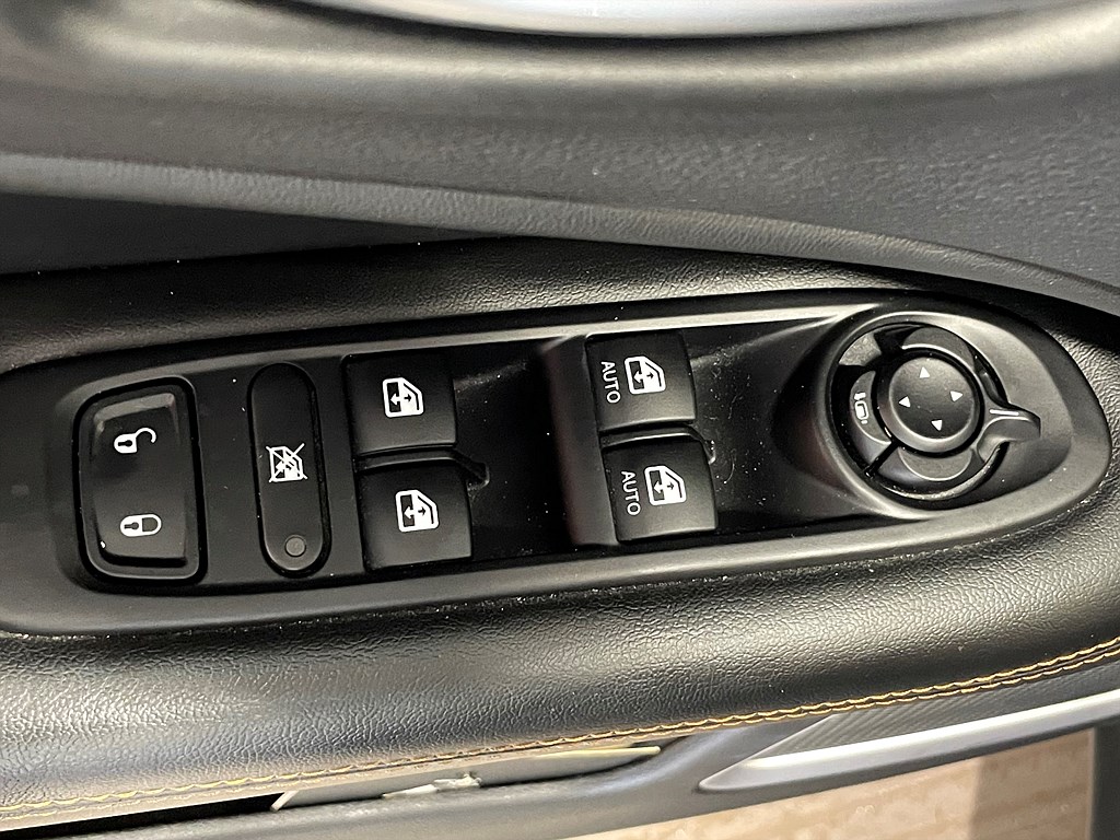 Bild på Limited 1.3 PHEV 190hk Aut AWD - B-KAMERA, NAV, RATTVÄRME