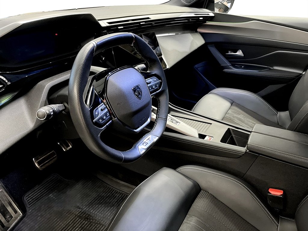 Bild på GT 5D 1.2 PT 130hk Aut - 360-KAMERA, CARPLAY