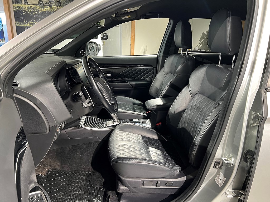 Bild på Business X PHEV CVT 224hk Aut AWD - B-KAMERA, SKINNKLÄDSEL
