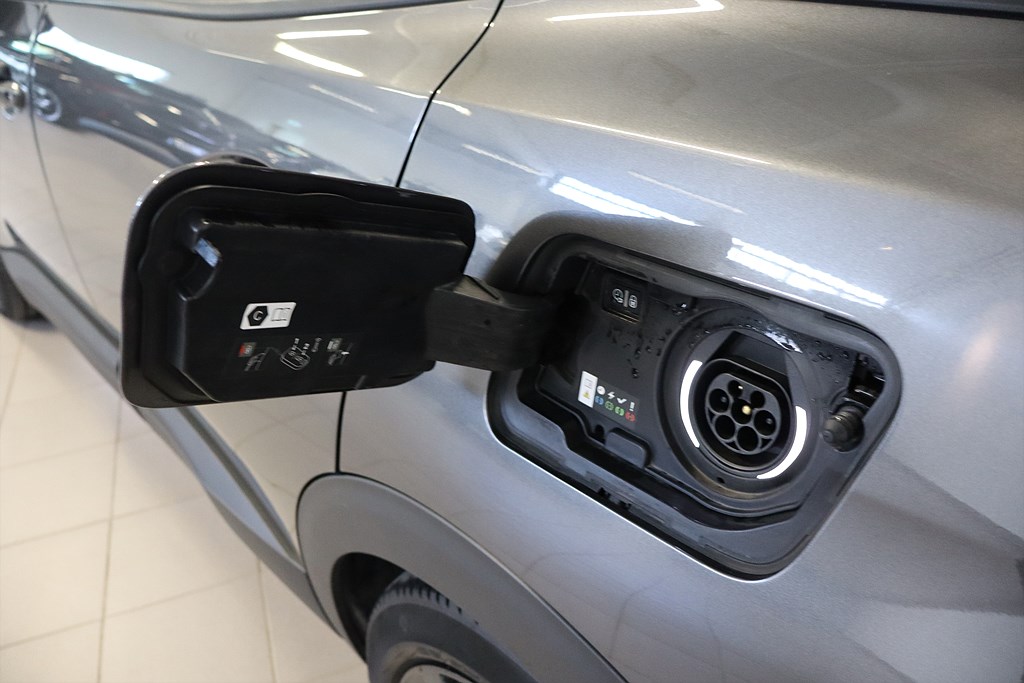 Bild på GT Ultimate Business Hybrid 225hk Aut - 360-KAMERA, NAV