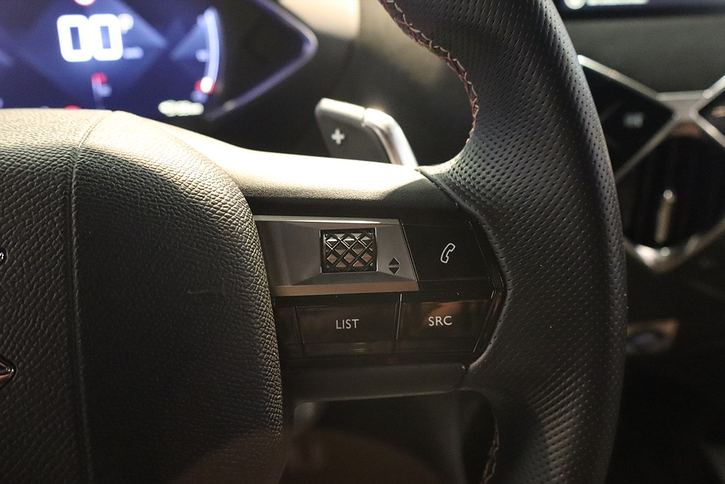 Bild på Performance 1.2 PT 155hk Aut - B-KAMERA,CARPLAY