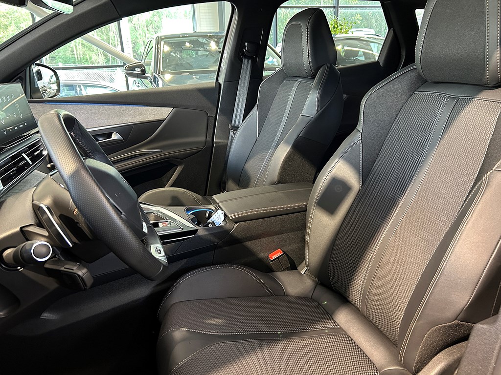 Bild på GT 1.2 PT 130hk Aut - B-KAMERA, CARPLAY