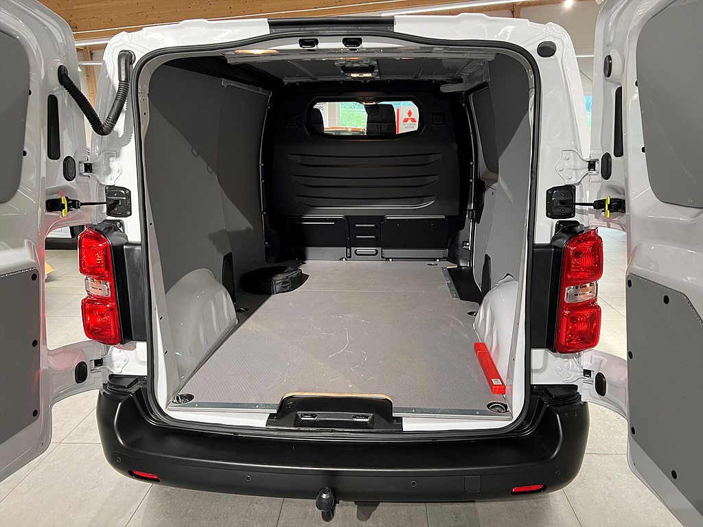 Bild på Business Premium 75kWh 136hk Aut L2 - KEYLESS,NAV,DRAG