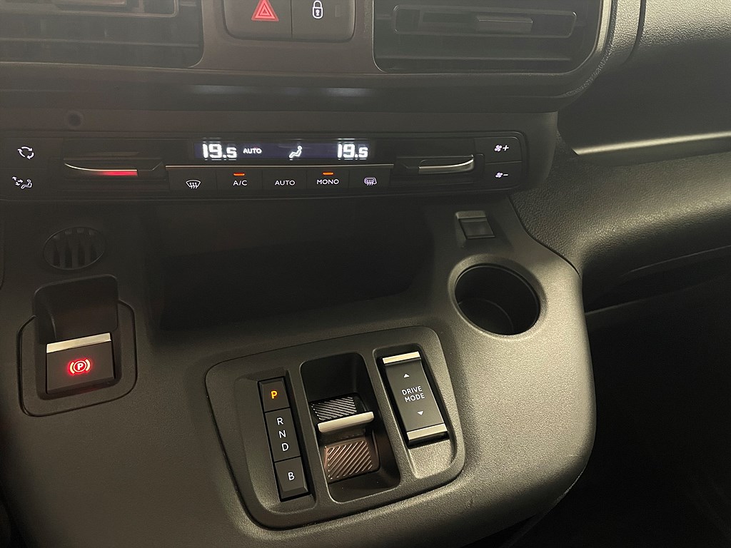 Bild på PRO+ 50kWh 136hk Aut L1 - B-KAMERA, NAVI
