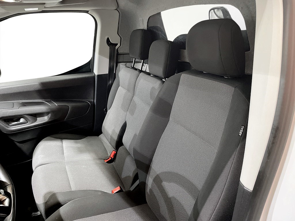 Bild på Van business Premium 1.5 BlueHDi 130hk L1 - WEBASTO, DRAG