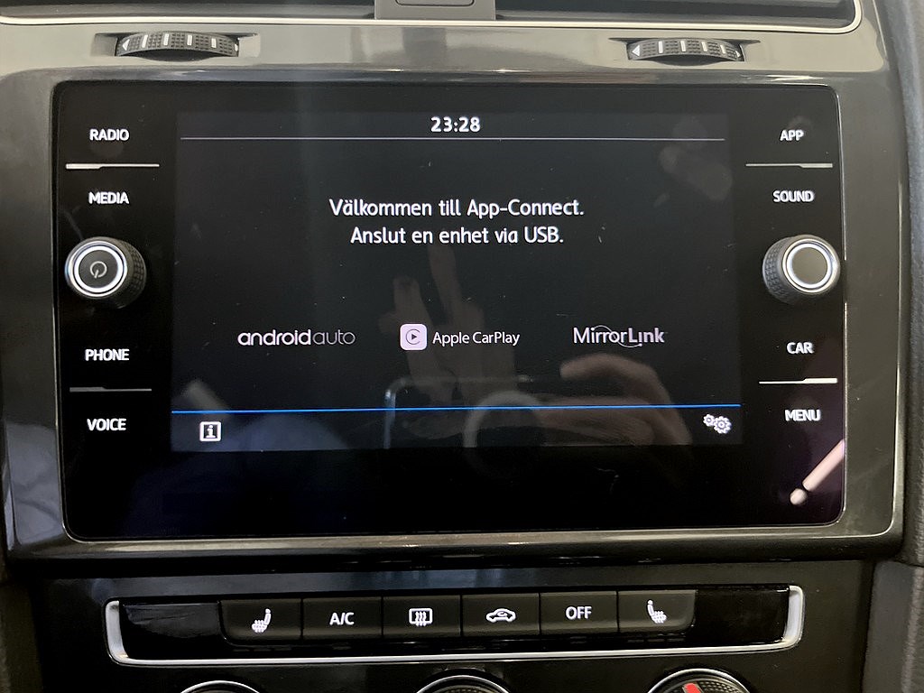Bild på 1.0 TSI 110hk Aut - CARPLAY, FARTHÅLLARE