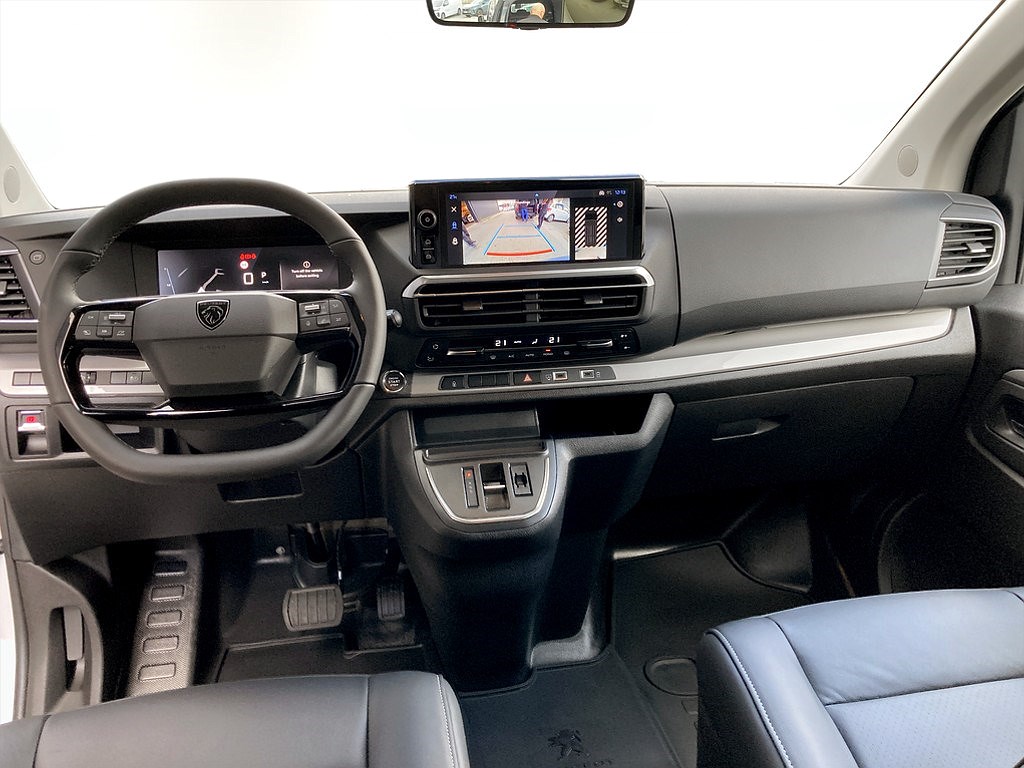 Bild på Crew Cab PLUS 180hk Aut L3 + DRAGKROK - DEMO