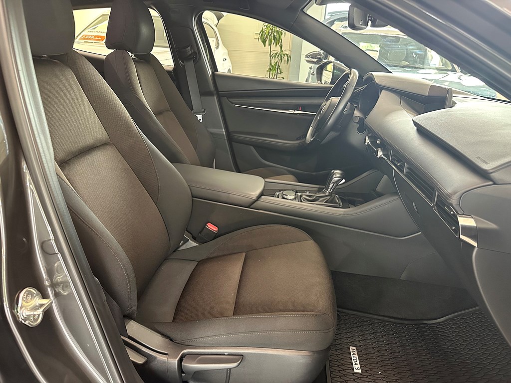 Bild på Hatchback 2.0 SKYACTIV-X M Hybrid 150hk Aut - B-KAMERA,CARPLAY