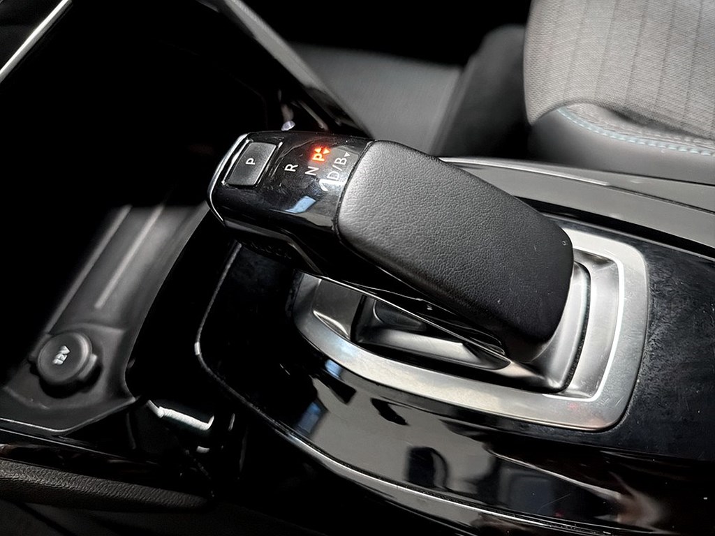 Bild på Allure Pack 50kWh 136hk Aut - B-KAMERA, NAVI