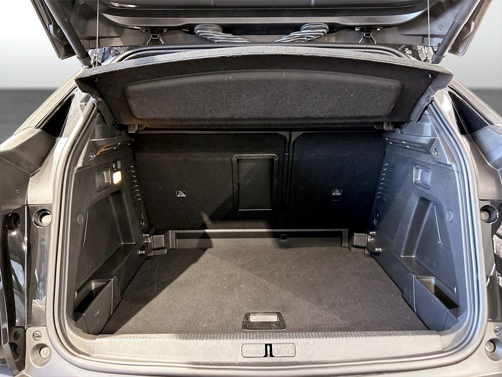 Bild på GT Black Pack 1.2 PT 130hk Aut - B-KAMERA, NAVI