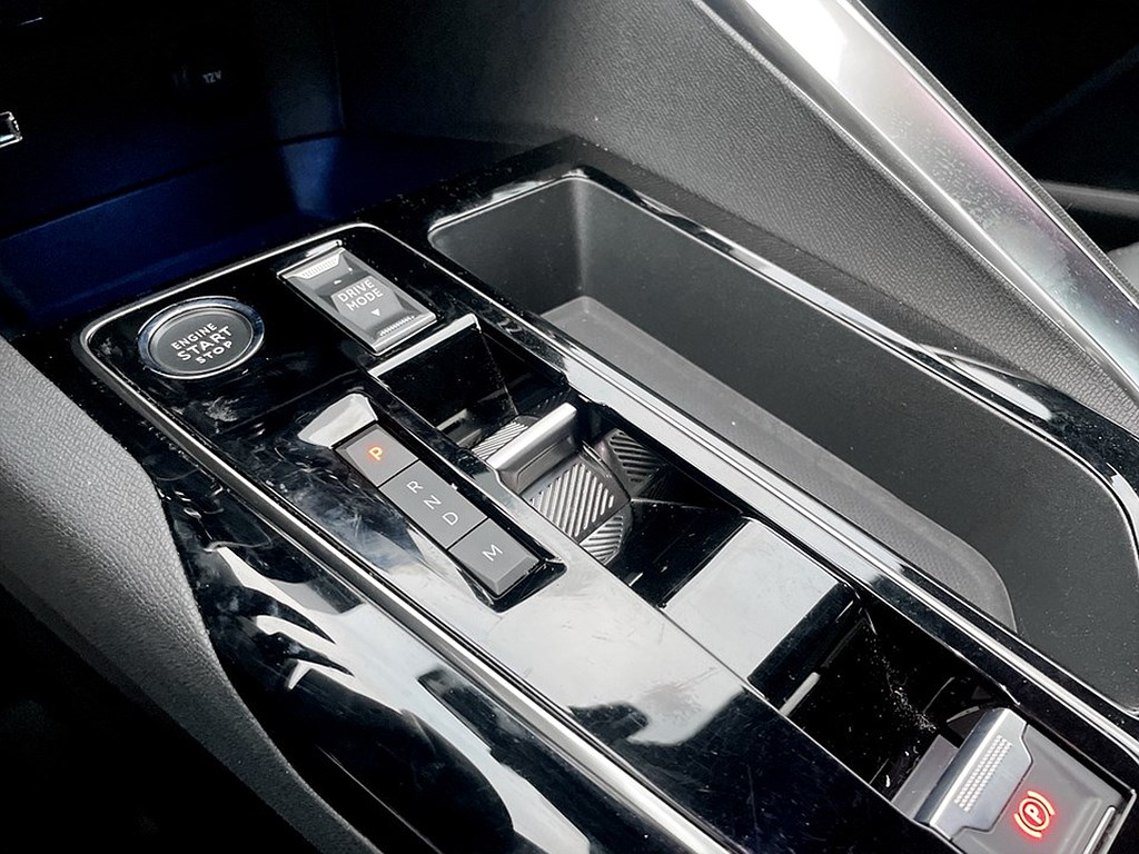 Bild på GT 1.2 PT 130hk Aut - B-KAMERA, CARPLAY