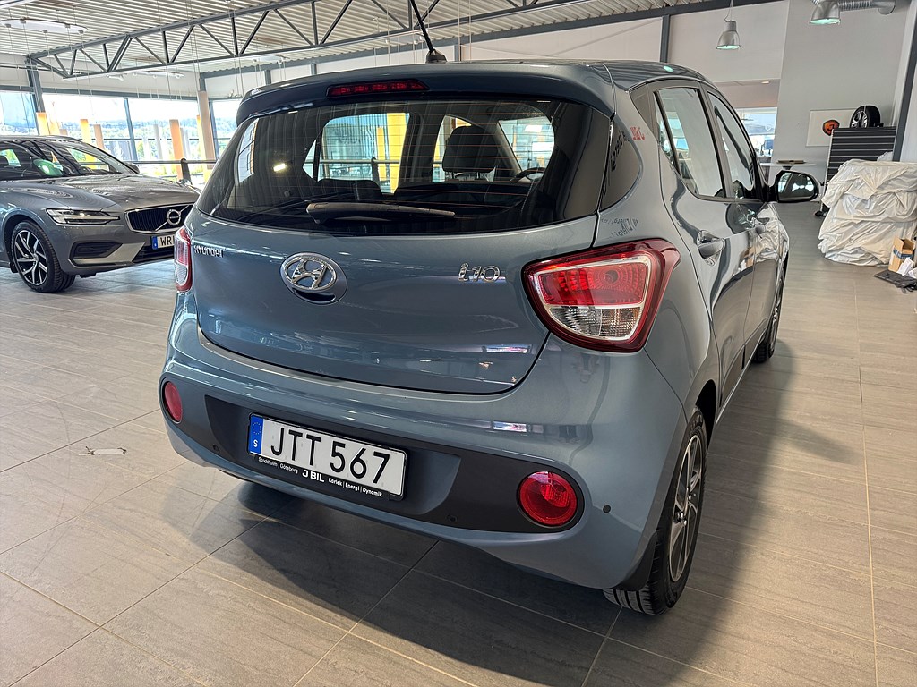 Bild på Premium 1.0 Blue 67hk Aut - RATTVÄRME, P-SENSORER BAK