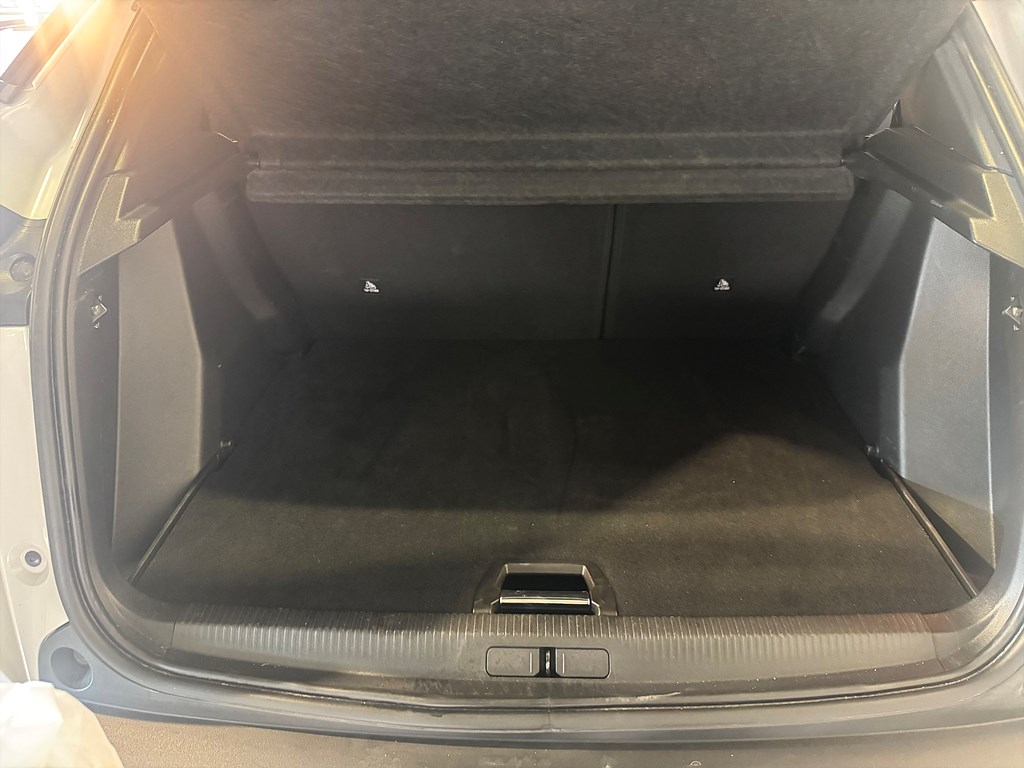 Bild på GT 1.2 PT 130hk Aut - B-KAMERA, CARPLAY