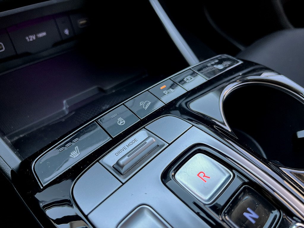 Bild på Essential HEV 230hk Aut - B-KAMERA, CARPLAY