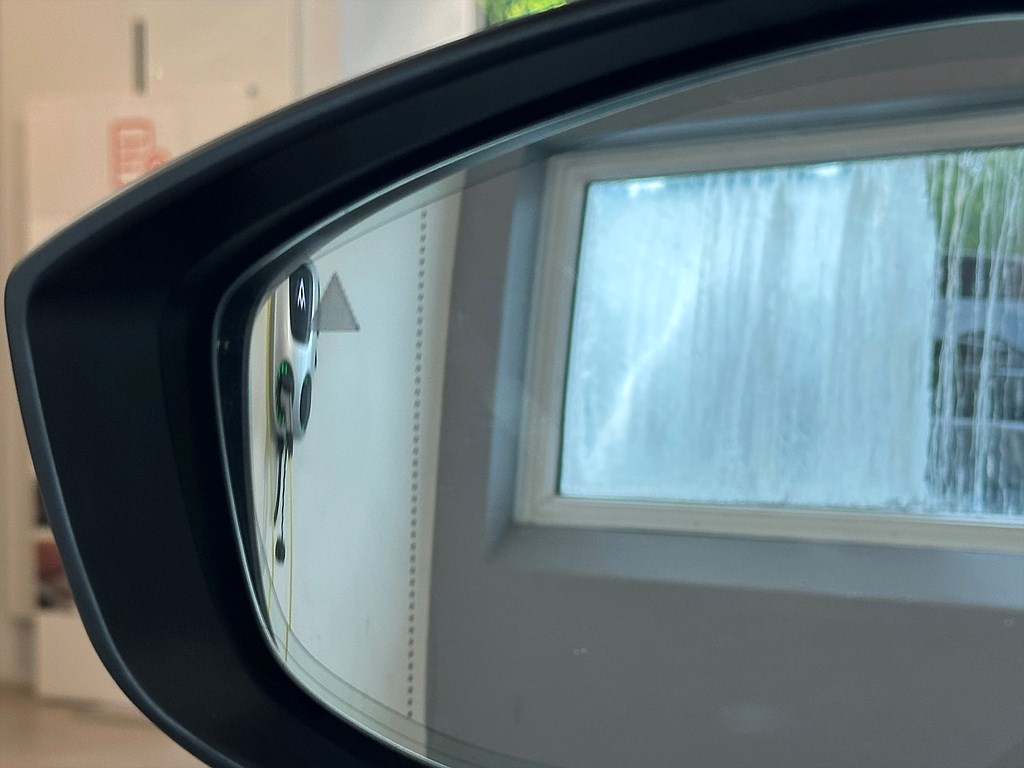Bild på Hatchback 2.0 SKYACTIV-X M Hybrid 150hk Aut - B-KAMERA,CARPLAY