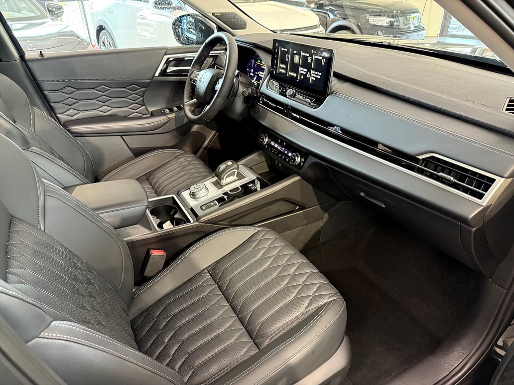 Bild på Instyle PHEV Aut 4WD - DEMO