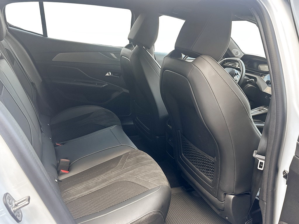 Bild på GT 1.2 PT 130hk Aut - B-KAMERA,DRAG,CARPLAY