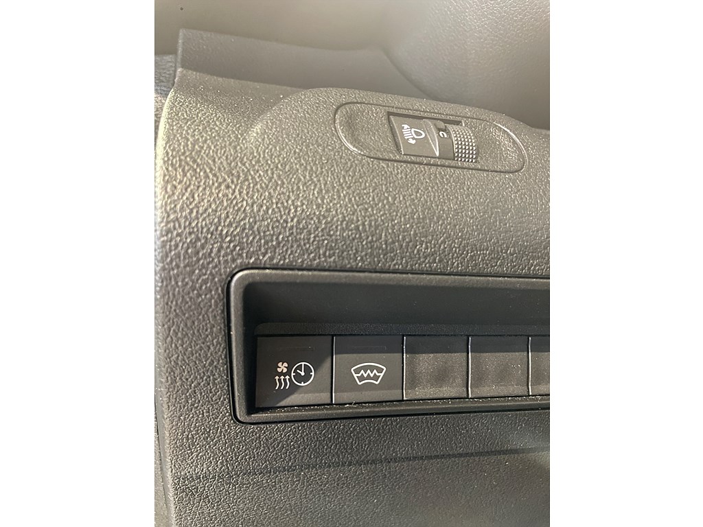Bild på Premium Business 1.5 BHDI 130hk Aut L2 - DRAG, M-VÄRMARE