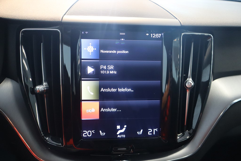 Bild på Momentum B4 197hk Aut AWD - B-KAMERA,CARPLAY
