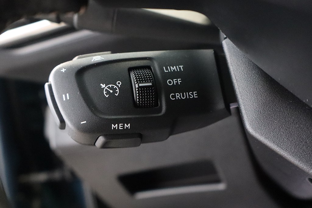 Bild på GT 1.2 PT 130hk Aut - B-KAMERA, CARPLAY