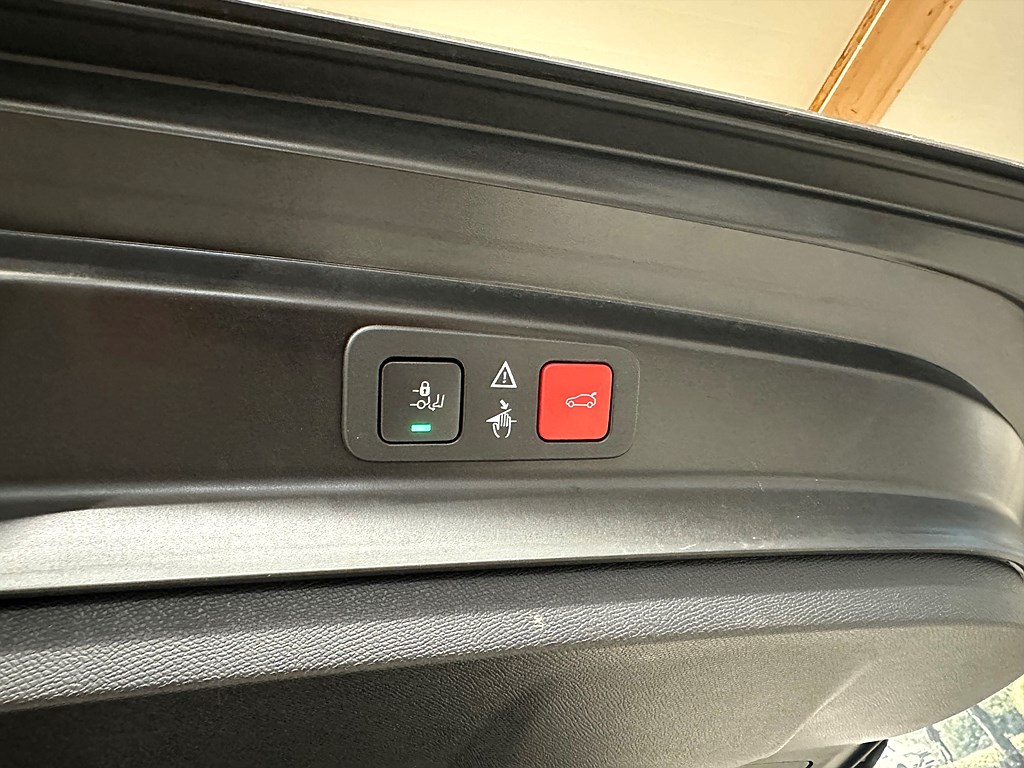 Bild på GT Black Pack 1.2 PT 130hk Aut - CARPLAY, B-KAMERA