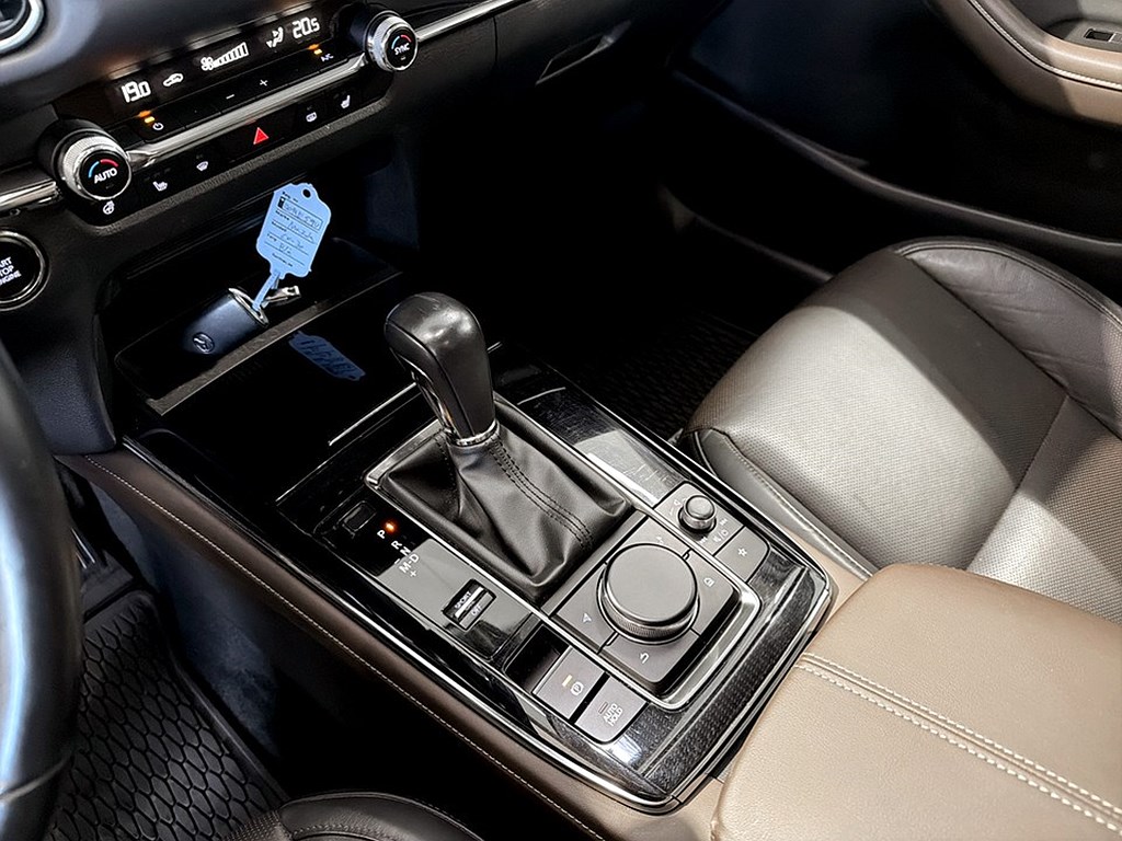 Bild på Cosmo 2.0 SKYACTIV-X M Hybrid 150hk Aut - B-KAMERA, NAVI