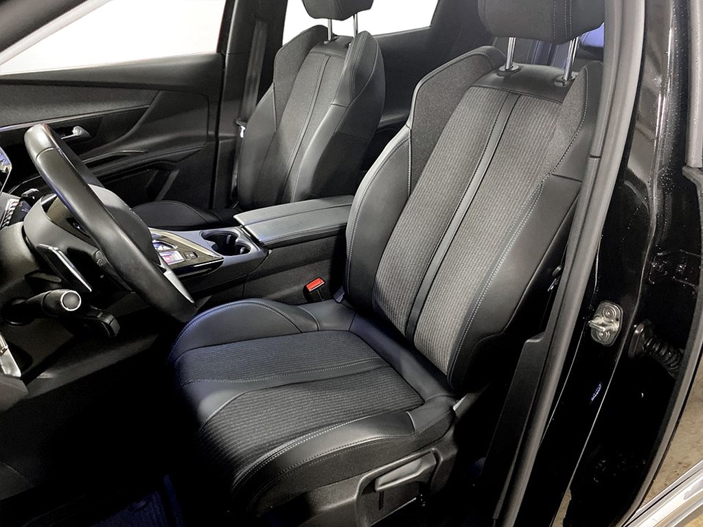 Bild på Allure Pack Hybrid4 300hk Aut 4WD - B-KAMERA, PANO