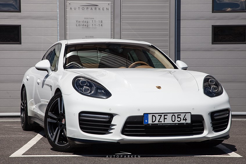 Porsche Panamera GTS Sv-såld Värmare 18Mån garanti