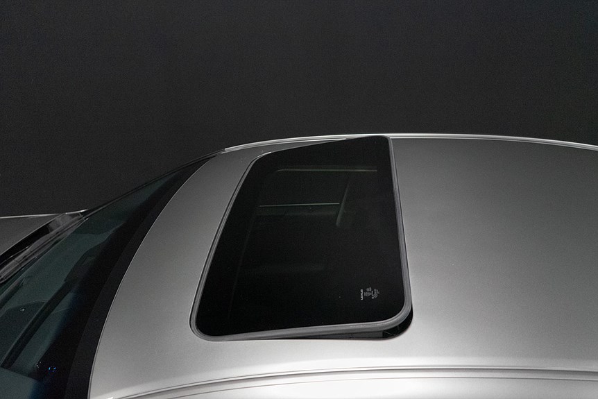 Lexus ES 300h 2.5 E-CVT Limited Edition 218hk