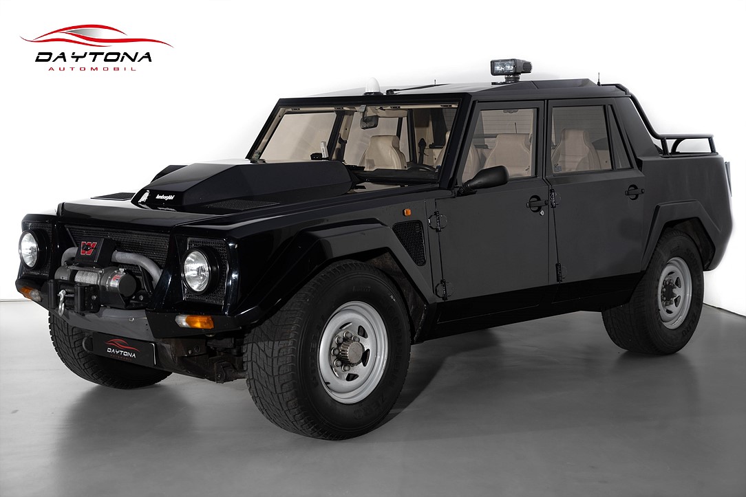 Lamborghini LM 002