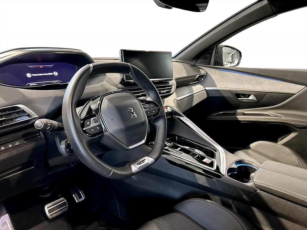 Bild på GT Black Pack 1.2 PT 130hk Aut - B-KAMERA, NAVI