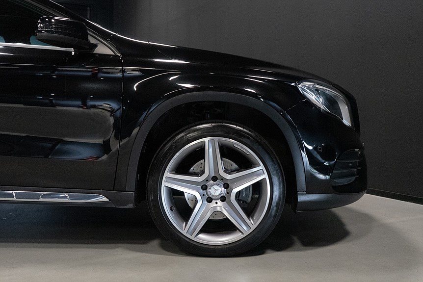 Mercedes-Benz GLA 250 4MATIC AMG 211hk