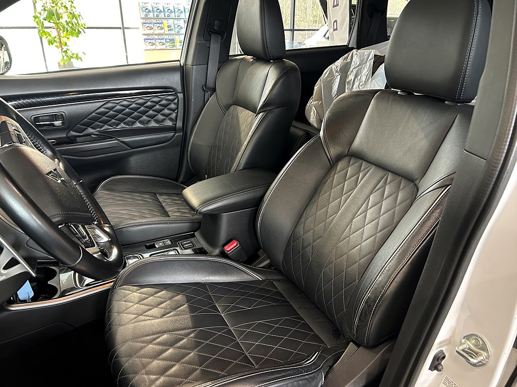 Bild på KURO EDITION PHEV 224hk Aut AWD - 360-KAMERA, NAVI, CARPLAY