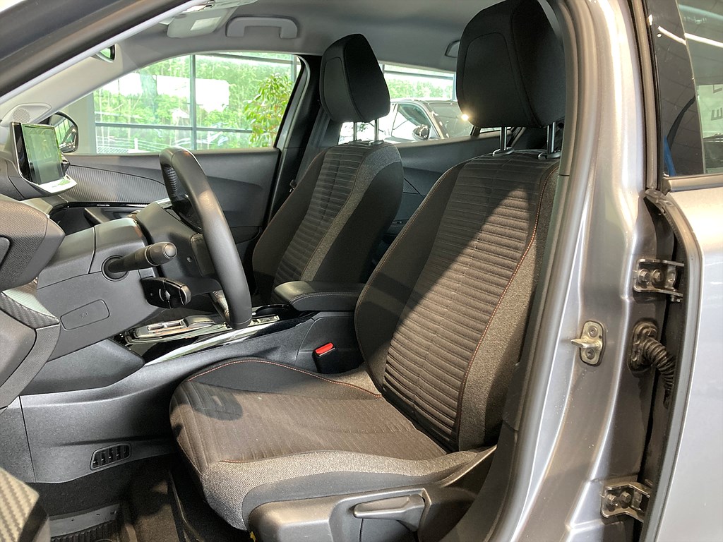Bild på Active Pack 50kWh 136hk Aut - CARPLAY, BACKSENSORER
