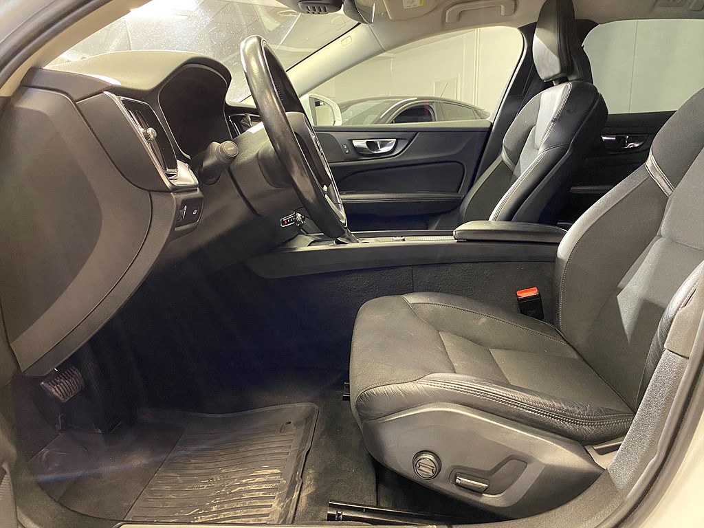 Bild på Momentum D3 150hk Aut - CARPLAY, RATTVÄRME