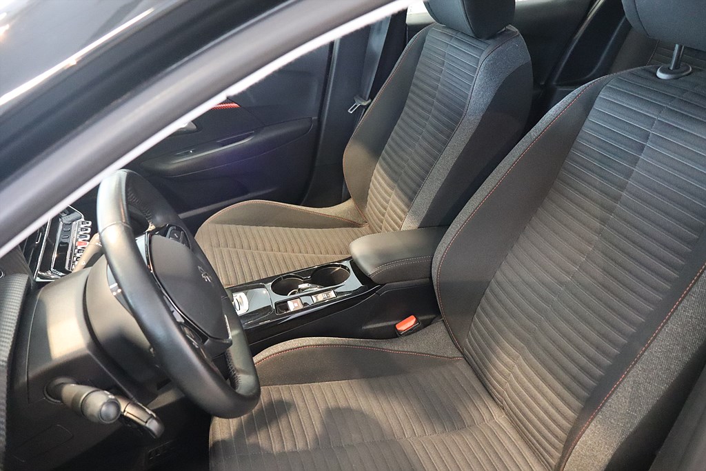 Bild på Active Pack 50kWh 136hk Aut - CARPLAY, BACKSENSORER
