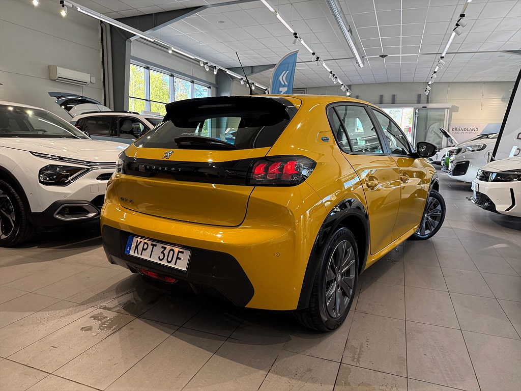 Bild på Active Pack 50kWh 136hk Aut - CARPLAY, KEYLESS