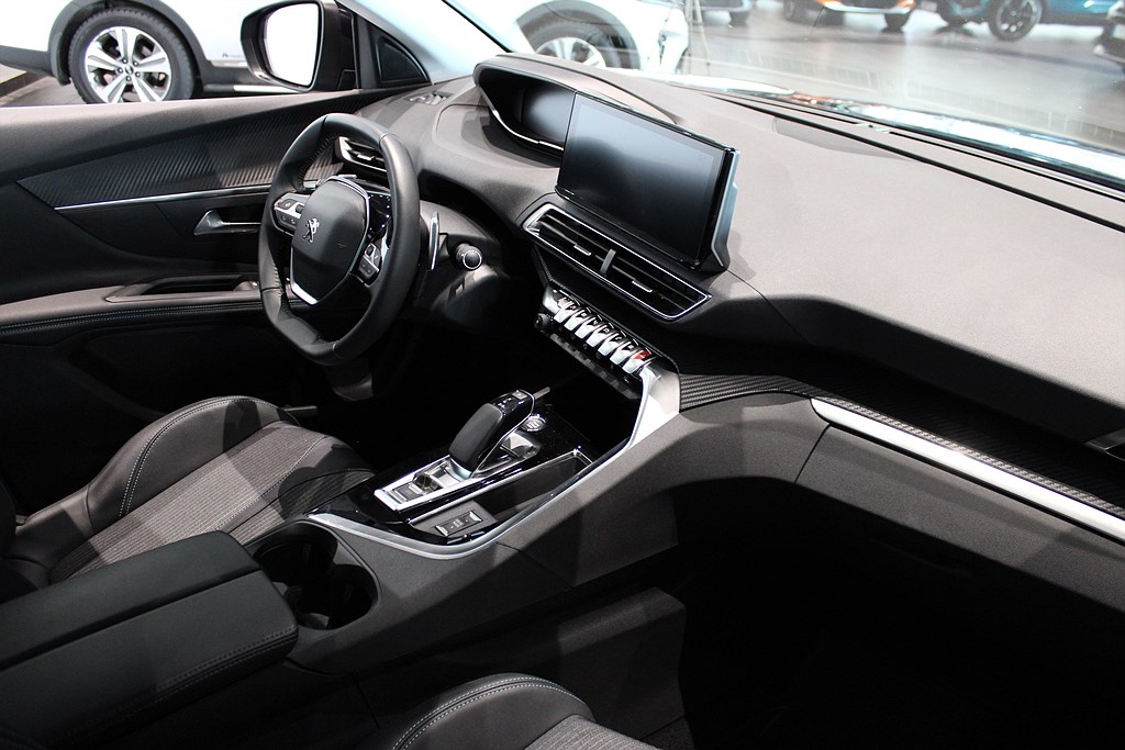 Bild på Active Hybrid 224hk Aut - B-KAMERA, NAV, CARPLAY