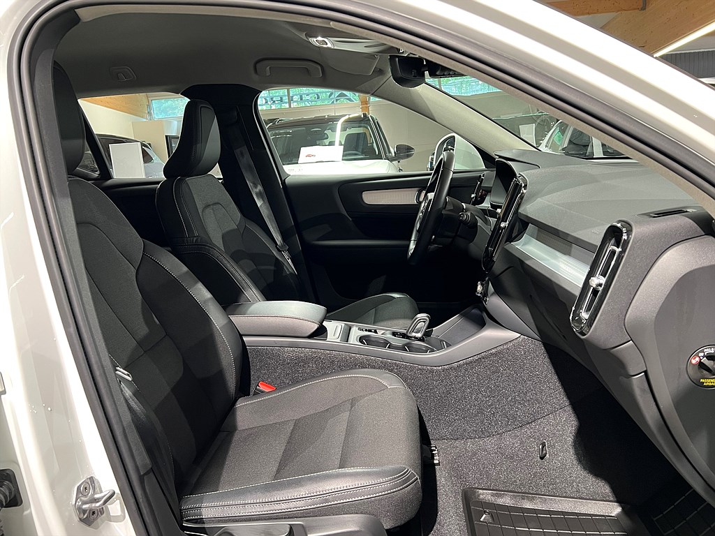 Bild på Momentum T4 190hk Aut - VOC, CARPLAY, KEYLESS