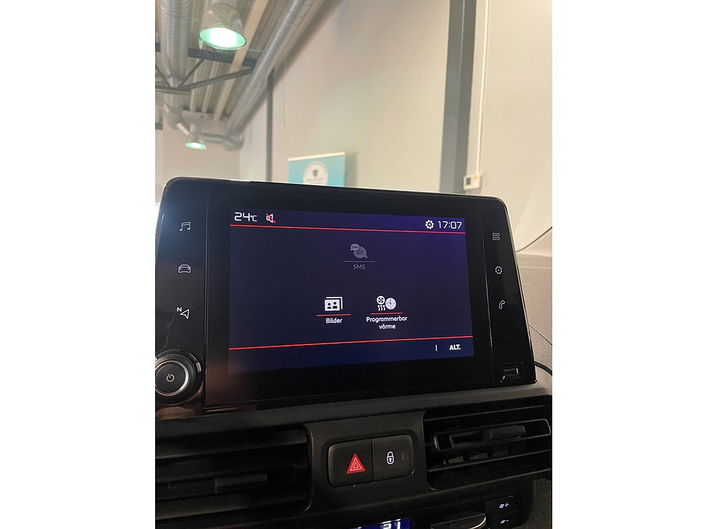 Bild på Premium Business 1.5 BHDI 130hk Aut L2 - DRAG, M-VÄRMARE